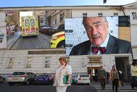 Schwarzenberg je se srdcem v nemocnici. „Poležím si tu,“ přiznal Blesku