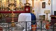 Rakev s pozůstatky zesnulého Karla Schwarzenberga v kostele Panny Marie pod řetězem na pražské Malé Straně