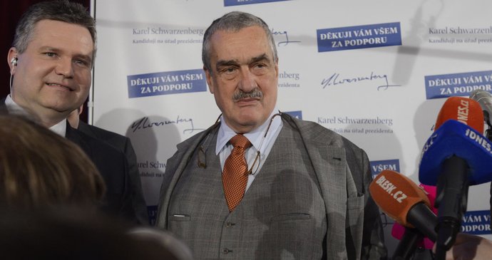 Karel Schwarzenberg řekl, že jeho tým prohrál se ctí.