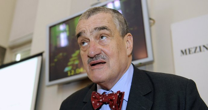 Karel Schwarzenberg dostal také od Klause pozvánku na slovíčko