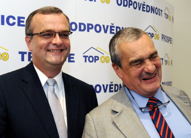 V roce 2009 představil Karel Schwarzenberg spolu s Miroslavem Kalouskem stranu TOP 09.