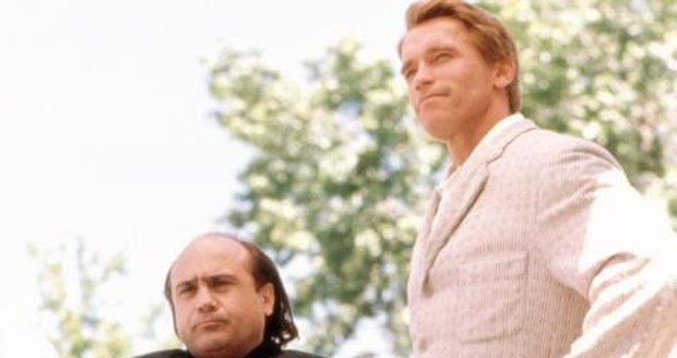 Schwarzenegger a DeVito ztvárnili ve filmu netradiční dvojčata