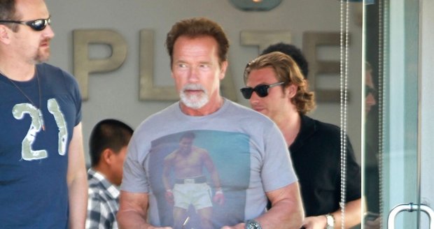 Arnold vypadal jako dědula