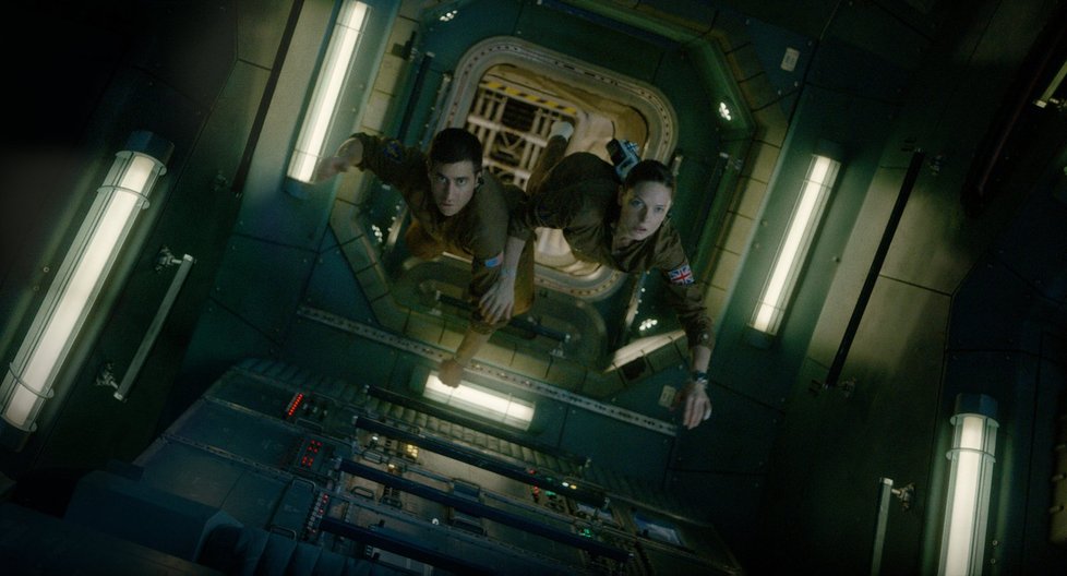 Život je napínavý sci-fi thriller o týmu vědců z vesmírné stanice, jejichž mise se mění v boj o holý život ve chvíli, kdy narazí na rychle se vyvíjející formu života. V kinech od 23. března 2017.