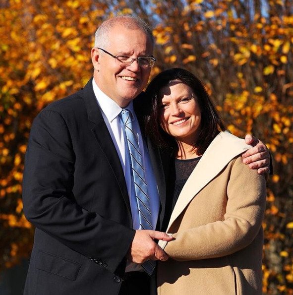 Australský premiér Morrison na na instagramu rád chlubí svou rodinou.