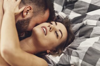 Nechráněný sex: Pro muže je nejdůležitější krása, pro ženy city