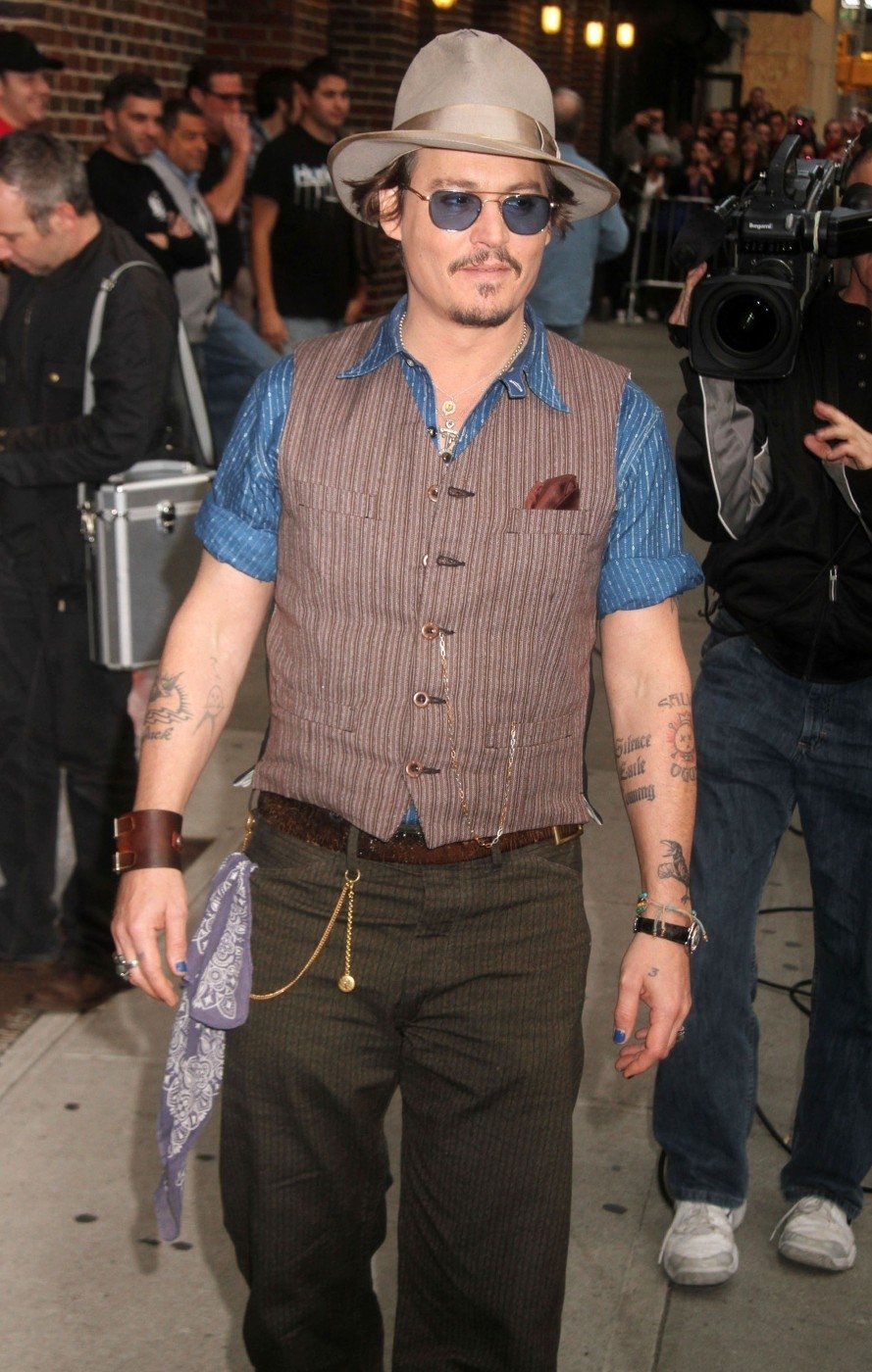 Johnny Depp v modrém