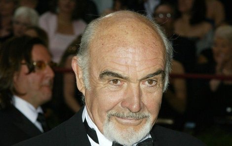 Stal se slavný herec Sean Connery inspirací pro změnu vzhledu Pavla Čapka?