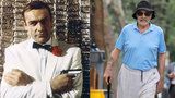 O holi a v teplákách: Takhle stárne James Bond! Connery si vyrazil na špacír po New Yorku