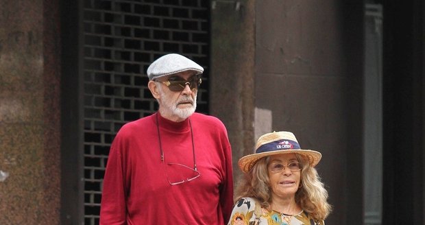 Svou choť si Connery vzal již v roce 1975.