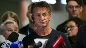 Naštvaný Sean Penn: Roztavím oscarovou sošku, jestli akademie nenechá promluvit ukrajinského prezidenta! 