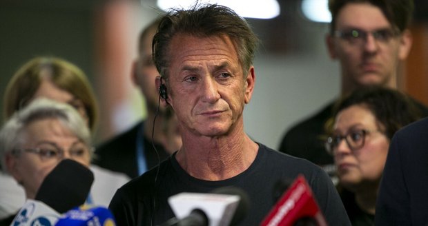 Naštvaný Sean Penn: Roztavím oscarovou sošku, jestli akademie nenechá promluvit ukrajinského prezidenta! 