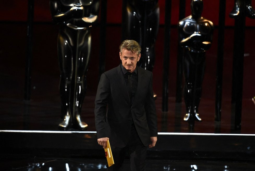 Sean Penn na předávání Oscarů