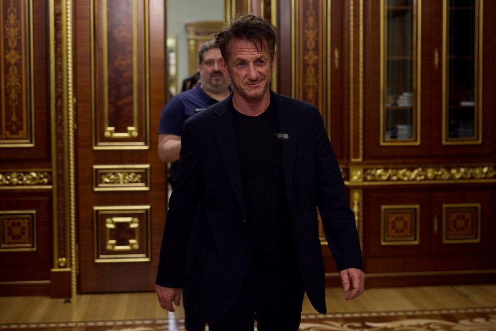 Sean Penn na Ukrajině navštívil Zelenského.