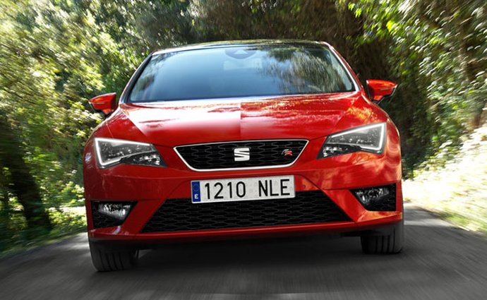 Seat Leon Cupra se již testuje na Nürburgringu