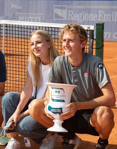 Ivana Nedvědová a Sebastian Korda se znají pěknou řádku let. Jiskra mezi nimi přeskočila teprve nedávno...