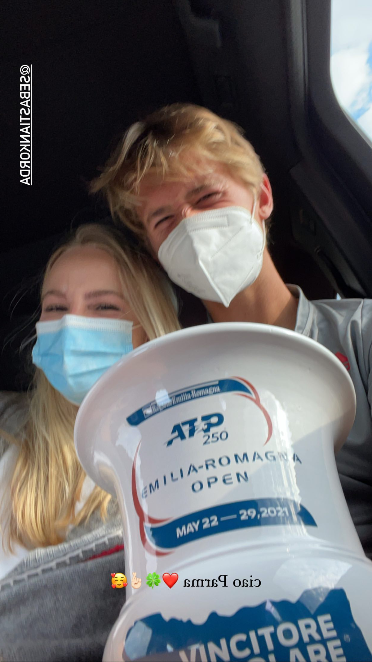 Ivana Nedvědová a Sebastian Korda se svojí první velkou trofejí z okruhu ATP