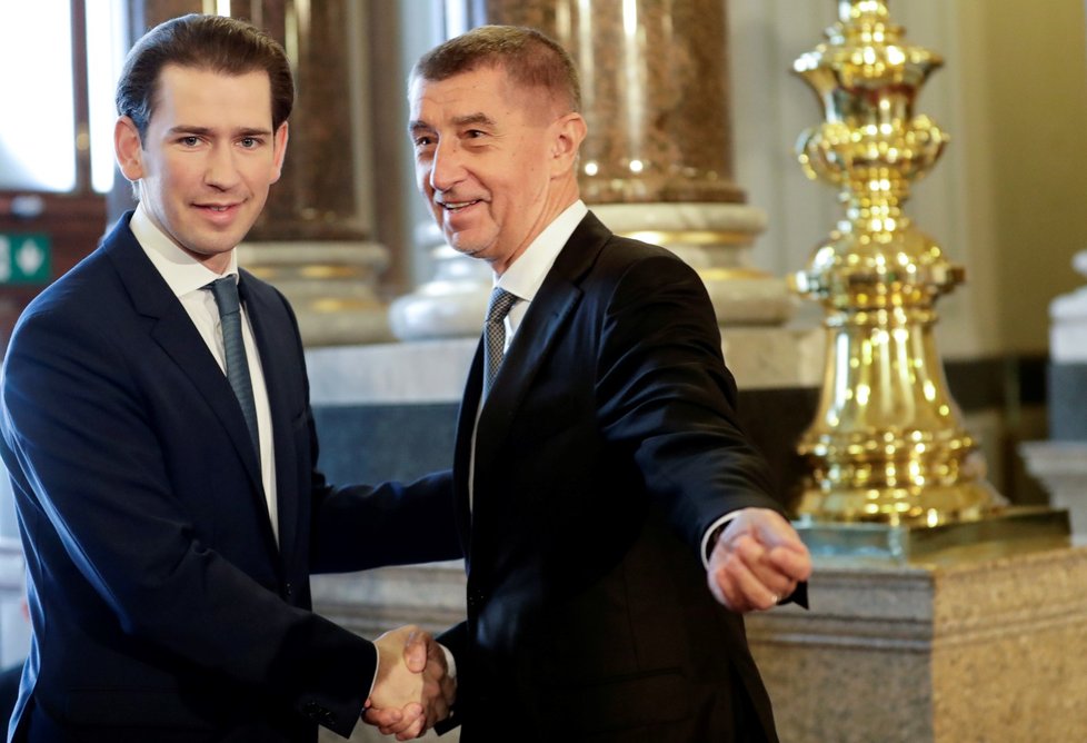 Premiér České republiky Andrej Babiš s rakouským kancléřem Sebastianem Kurzem během summitu zemí Visegrádské skupiny (V4) a Rakouska v Národním muzeu v Praze. (16. 1. 2020)