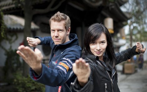 Vettel s modelkou Jadeovou.