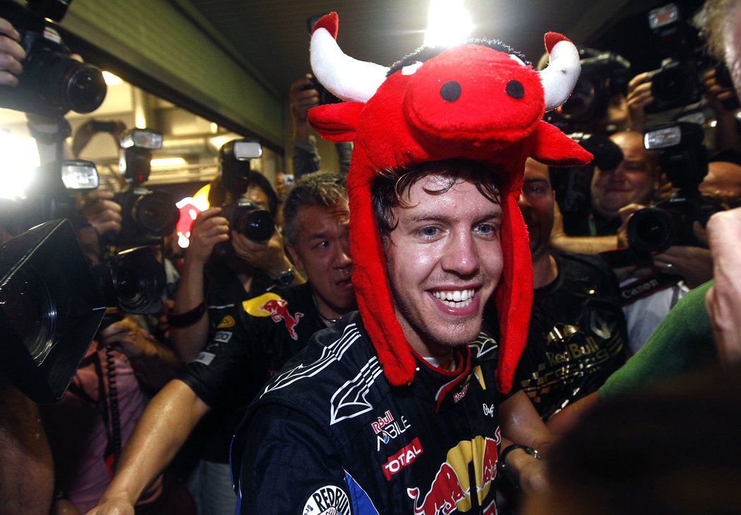 Bujaré oslavy Vettela prvního titulu mistra světa v Abú Dhabí