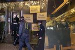 Policie zasahuje v hospodě Šeberák, která nezavřela v osm hodin