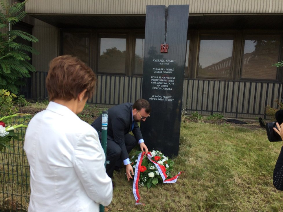 Vzpomínkové akce se účastnilo i polské velvyslanectví.