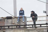 Prochladlá dívka (16) v Kladně chtěla skočit z mostu: Řešila osobní problémy