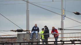 Policisté v Praze rozmluvili sebevrahovi skok z Vyšehradu. (ilustrační foto)