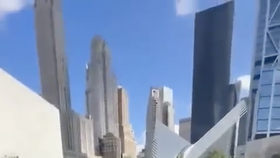 Trestně stíhaný muž (33) seskočil do Národního památníku 11. září.
