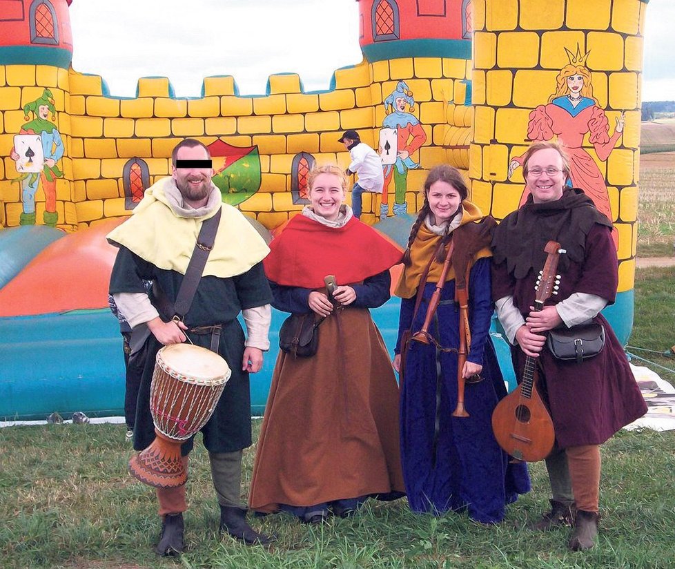 Martin Š. rád vystupoval se skupinou středověkých kejklířů a hudebníků