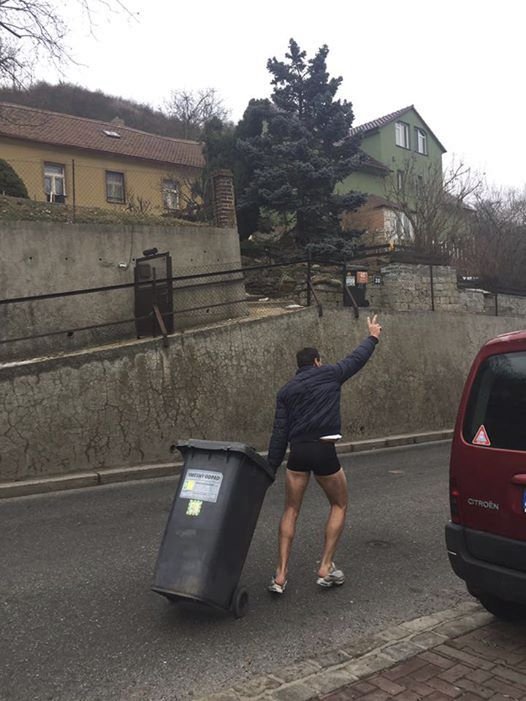 Roman Šebrle polonahý na ulici! 