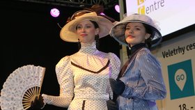 Takto chodily dámy před 100 lety, veletrh Regiontour připomněl 100. výročí vzniku Československa unikátní módní přehlídkou.