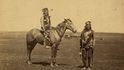 Fotografie, na kterých je Sedící býk, ale i další příslušníci kmene, nafotil anglický dobroduh Charles Alston Messiter na konci 19. století.