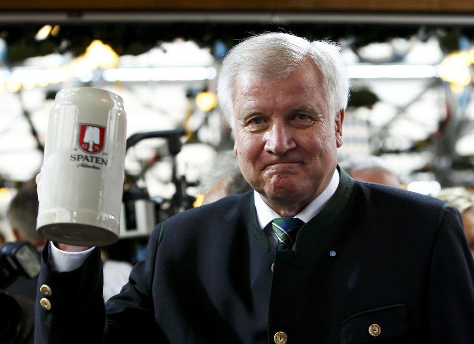 Bavorský premiér Seehofer na Oktoberfestu