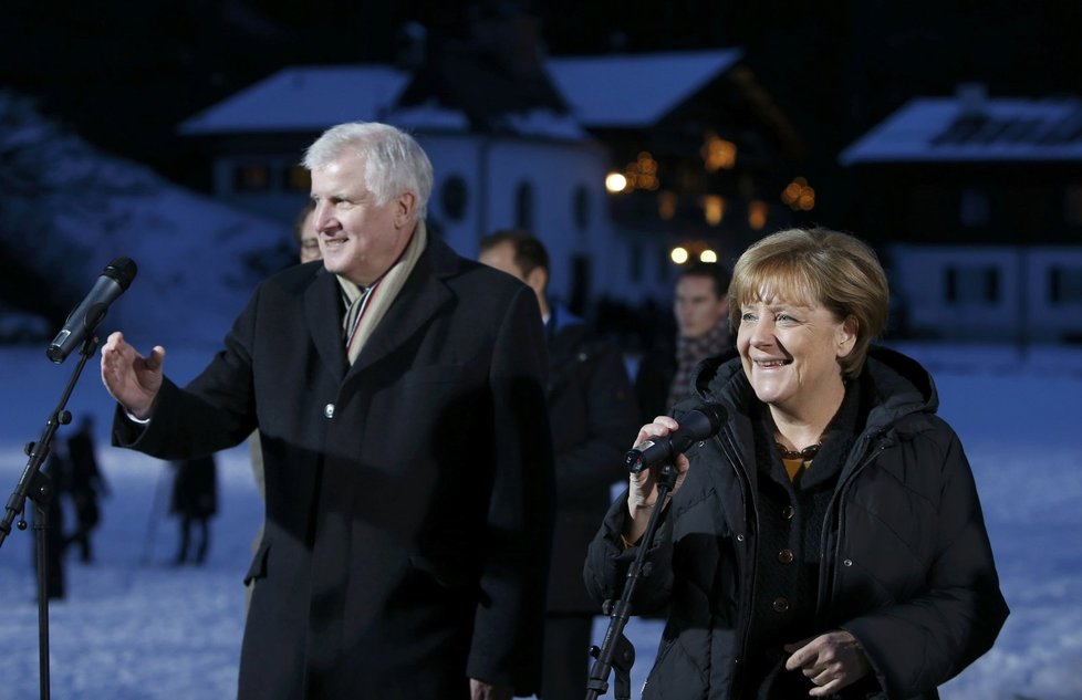 Bavorský premiér Horst Seehofer a německá kancléřka Angela Merkelová