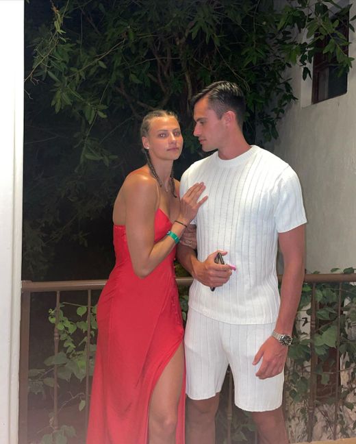 Barbora Seemanová se rozloučila s povedeným rokem 2021 vedle milovaného přítele Matyáše Barbora Seemanová se rozloučila s povedeným rokem 2021 vedle milovaného přítele Matyáše