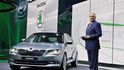 Šéf automobilky Škoda Auto Winfried Vahland představil 2. března v předvečer zahájení ženevského autosalonu ve světové premiéře třetí generaci vozu Škoda Superb. Vůz byl představen v rámci Volkswagen Group Night.