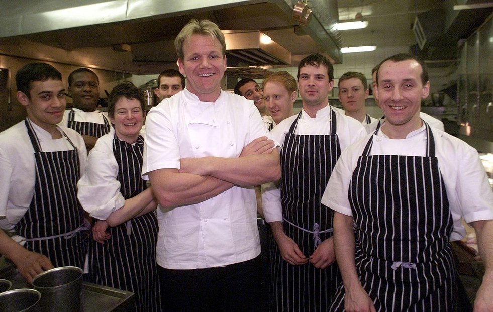 Jmění britského šéfkuchaře Gordona Ramsayho je odhadováno na 4,59 miliardy korun. Krom vaření vystupuje v televizních pořadech, píše knihy a spravuje restaurace, které získaly dohromady už 16 Michelinských hvězd.