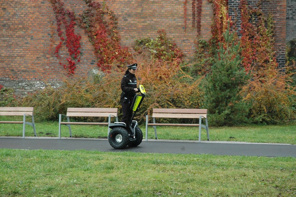 Asociace segwayů chce žalovat Prahu za zákaz segwayů.