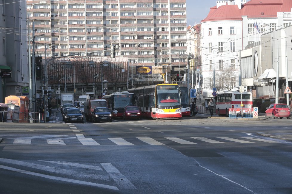 Takto vypadala doprava na Žižkově v úterý.