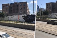 Sotva zaschl, vandalové ho zničili: Posprejovaný mural na Žižkově už řeší policisté, viník může za mříže