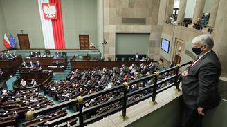 Polský Sejm schválil kontroverzní zákon o zrušení sporné disciplinární komory pro soudce 