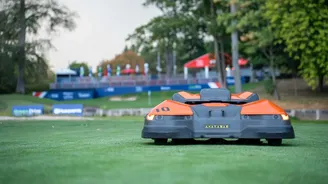 Husqvarna mění péči o trávník a roboty posílá z golfu na fotbal i zahrady Husqvarna mění péči o trávník a roboty posílá z golfu na fotbal i zahrady