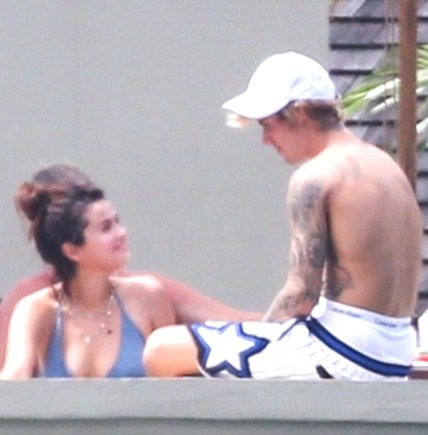 Selena Gomez a Justin Bieber na Jamajce