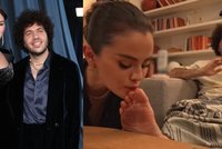 Popová hvězda Selena Gomezová (33): Proč líbá muži nohy?