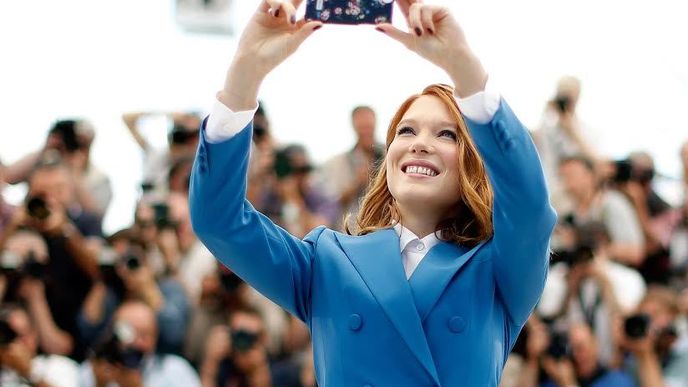 Filmový festival v Cannes zakázal celebritám selfies na červeném koberci