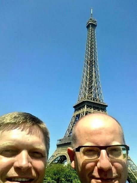 Se svým slovenským protějškem, Robertem Ficem, se loni v červnu »vyblejskl« i český premiér Bohuslav Sobotka (43, ČSSD) před symbolem Paříže: Eiffelovou věží.