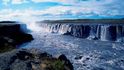 Selfoss tvoří velmi důstojný předstupeň vodopádu Dettifoss.