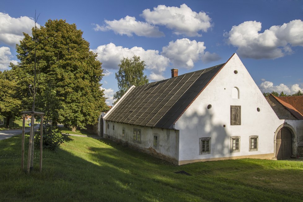 Památka lidové architektury, historický selský dvůr U Matoušů v Plzni se dočká opravy.