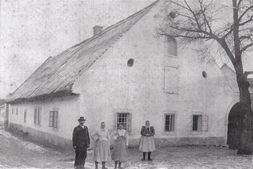 Památka lidové architektury, historický selský dvůr U Matoušů v Plzni se dočká opravy.